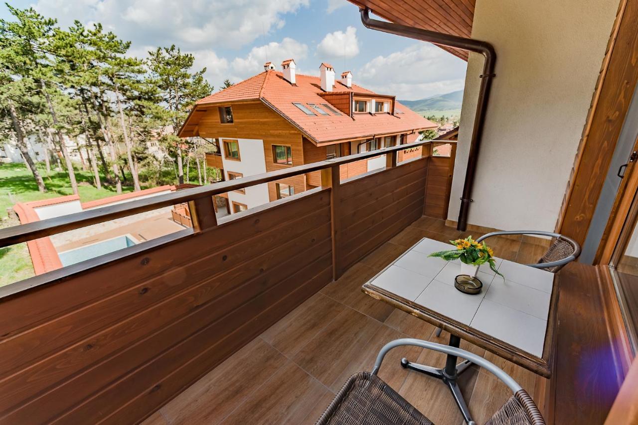 Veli Hills *